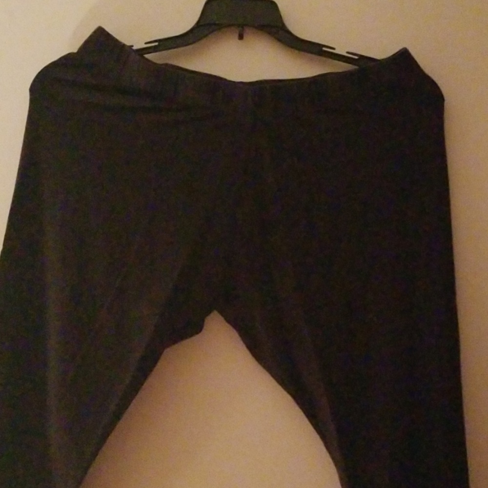 BLACK LEGGINS